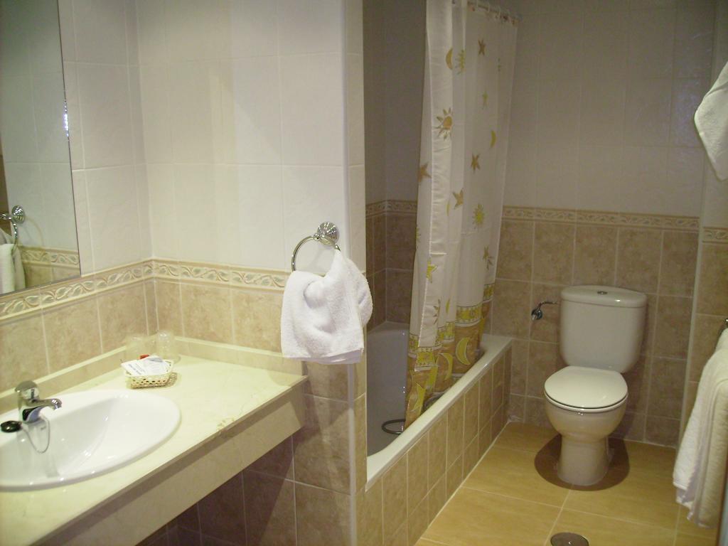 Hotel Delphos Moraleja Room photo
